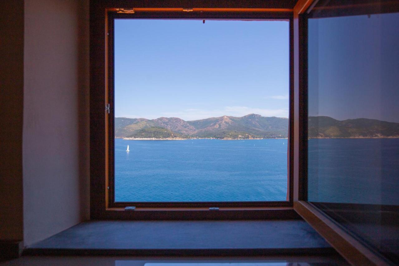 Helloelba Appartamento Il Faro Portoferraio Luaran gambar