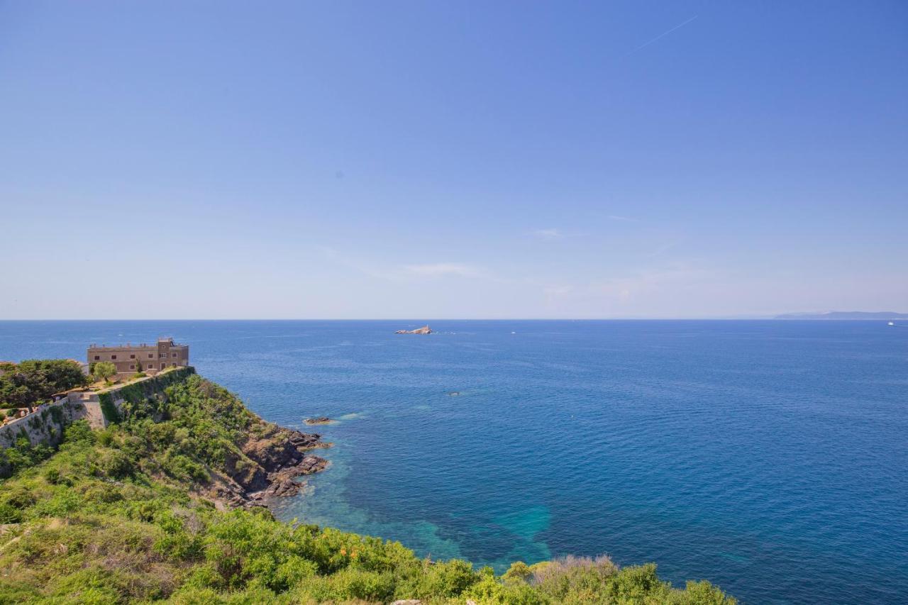 Helloelba Appartamento Il Faro Portoferraio Luaran gambar